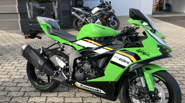 Kawasaki ZX6R