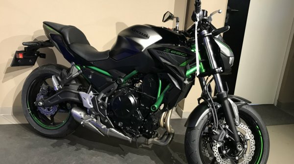 Kawasaki Z650 Alacsony üléssel!